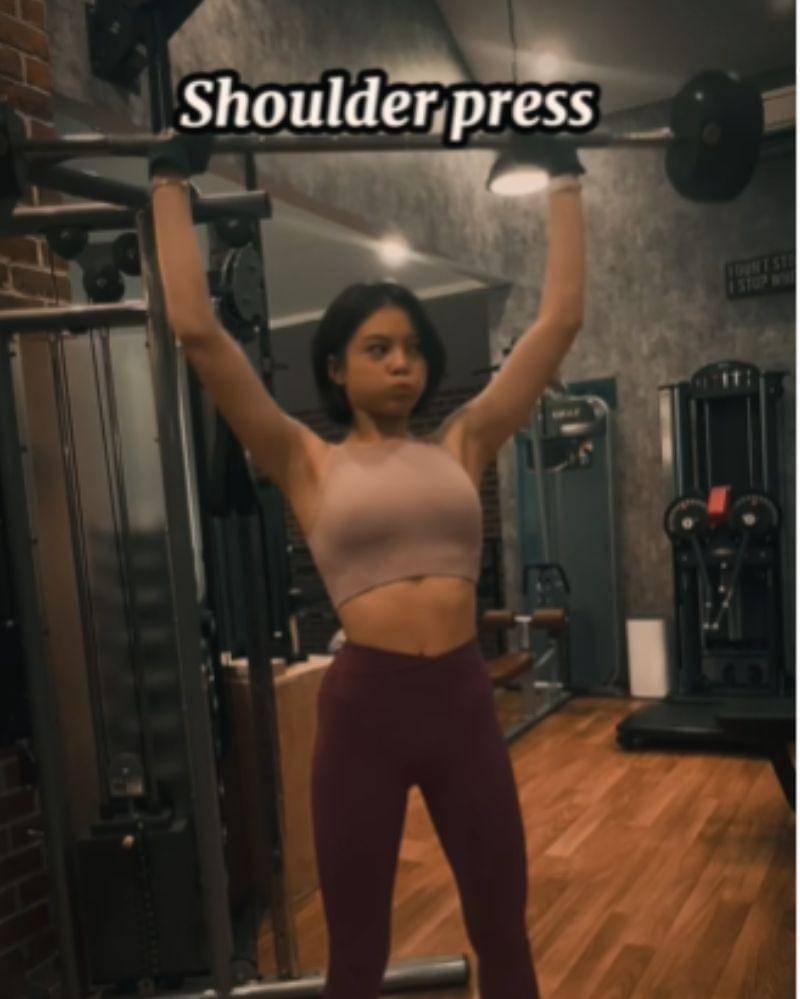 Instagram.com/nada_tarina_putri